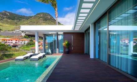FOTO: Moderní dům na východě Madeiry spojuje design s pohodlím