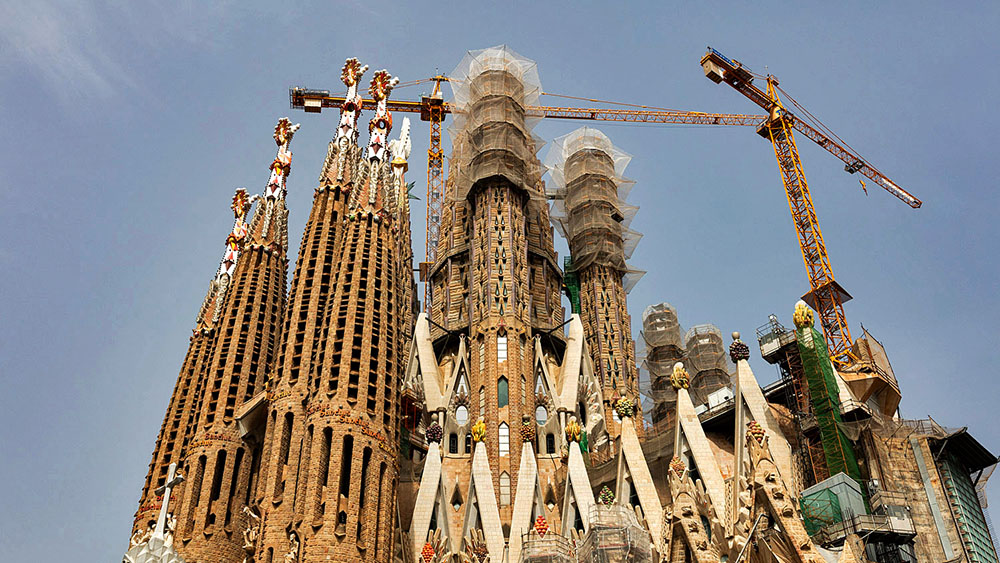 Za dva roky dokončí chrám Sagrada Familia. Kvůli schodišti přijdou tisíce lidí o bydlení